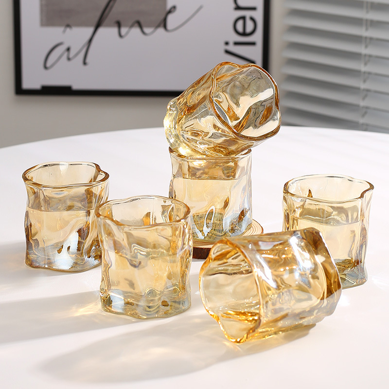 Kavos puodelis, aukštos borosilikatinio stiklo, nestandartinės formos, vienos sienos konstrukcija, be rankenos, tinkamas barui