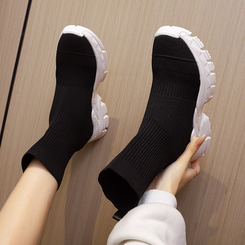 2025 m. pavasario nauji korėjietiško stiliaus madingi aulinukai iki kulkšnių, „Flyknit“ storo pado, elastinės kojinės, megzti sportiniai laisvalaikio batai moterims