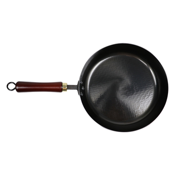 Keptuvė iš kaltojo geležies su veidrodiniu paviršiumi, rankų kalimo, be dangos, su vienu dugnu, svoris 1,15–1,75 kg, tinkama dujinėms viryklėms