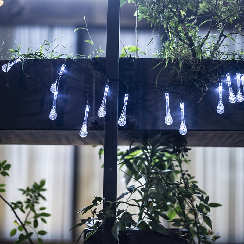 Sodo LED grandinių žibintai su saulės energija, vandens lašų forma, IP44 atsparus vandeniui, 0,06W kiekvienai LED, įėjimo įtampa ≤36V, maitinimas: saulės energija/USB/baterija, CE