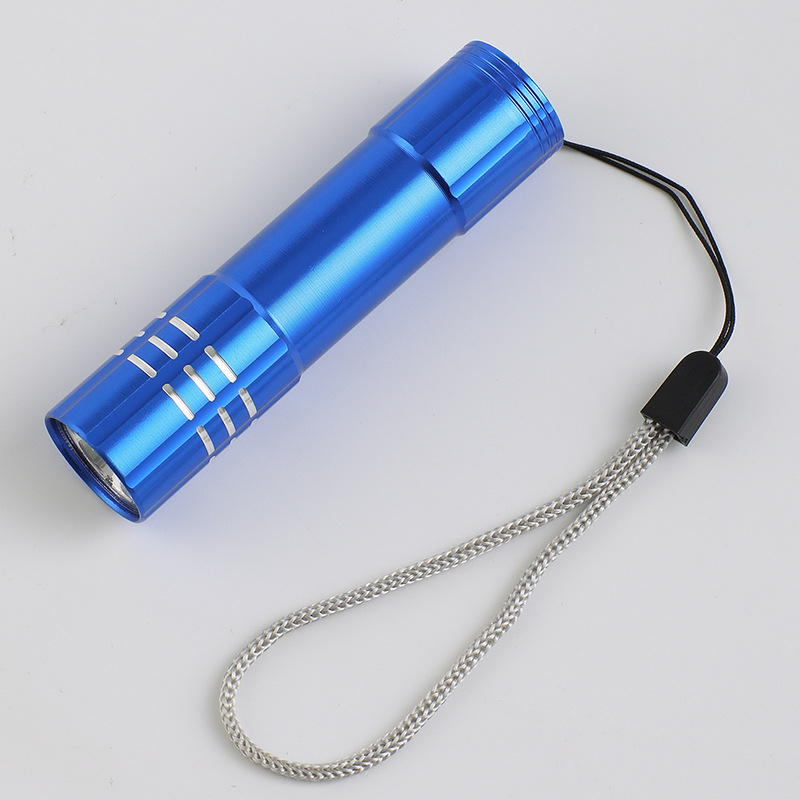 Mini rankinis žibintuvėlis, aliuminio lydinio korpusas, 5W LED, IPX4, 100 m spindulys