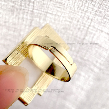 Δίσκος επίδειξης τέχνης νυχιών — Δαχτυλίδι‑παλέτα για ζωγραφισμένα gel νύχια με ηλεκτροπλαστική επίστρωση, Che Gel, Γκουανγκτζού (καθαρή περιεκτικότητα 0,05)