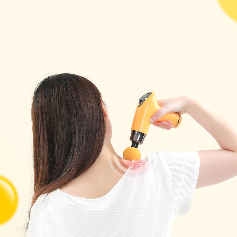 Masažni pištolj za mišiće - 4 glave, LCD zaslon, višefazno podešavanje, ugrađena baterija 1200–2000 mAh, trajanje 3–6 h.