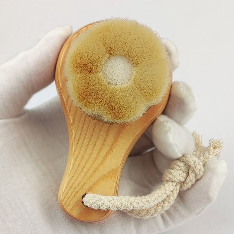 Χειροκίνητη βούρτσα καθαρισμού προσώπου με ξύλινη λαβή σε σχήμα δαμάσκηνου, μαλακές τρίχες, βαθύς καθαρισμός πόρων και αφαίρεση μαύρων στίγματων