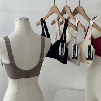 Push-up liemenėlė mažoms krūtims, 3/4 kupas, plonas formuotas kupas, fiksuotos pečių juostos, nugaros trijų eilių sagčių, kvėpuojantis nailonas