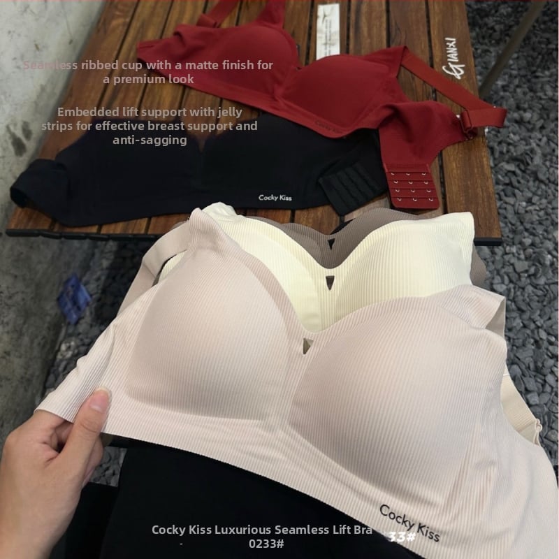 Push-up liemenėlė mažoms krūtims, 3/4 kupas, plonas formuotas kupas, fiksuotos pečių juostos, nugaros trijų eilių sagčių, kvėpuojantis nailonas