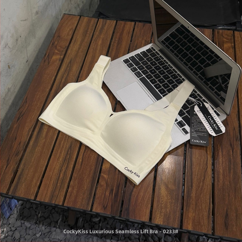 Push-up liemenėlė mažoms krūtims, 3/4 kupas, plonas formuotas kupas, fiksuotos pečių juostos, nugaros trijų eilių sagčių, kvėpuojantis nailonas