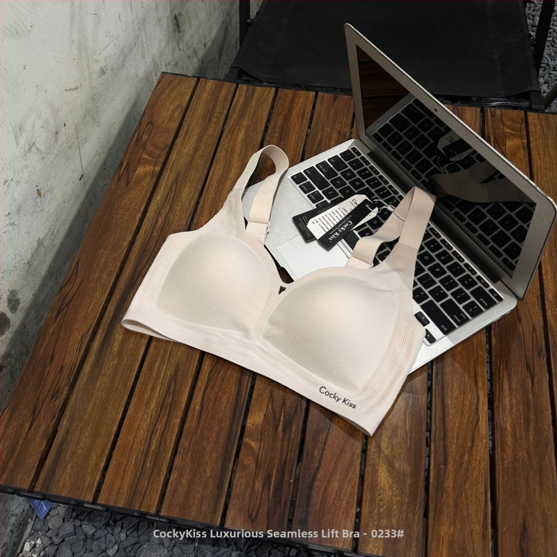 Push-up liemenėlė mažoms krūtims, 3/4 kupas, plonas formuotas kupas, fiksuotos pečių juostos, nugaros trijų eilių sagčių, kvėpuojantis nailonas