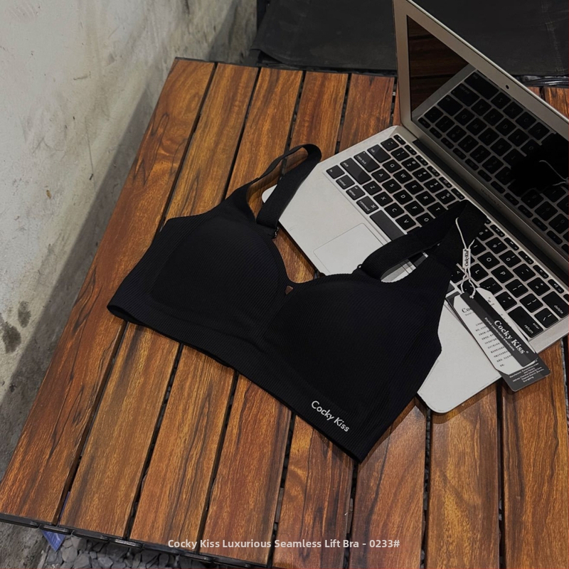 Push-up liemenėlė mažoms krūtims, 3/4 kupas, plonas formuotas kupas, fiksuotos pečių juostos, nugaros trijų eilių sagčių, kvėpuojantis nailonas