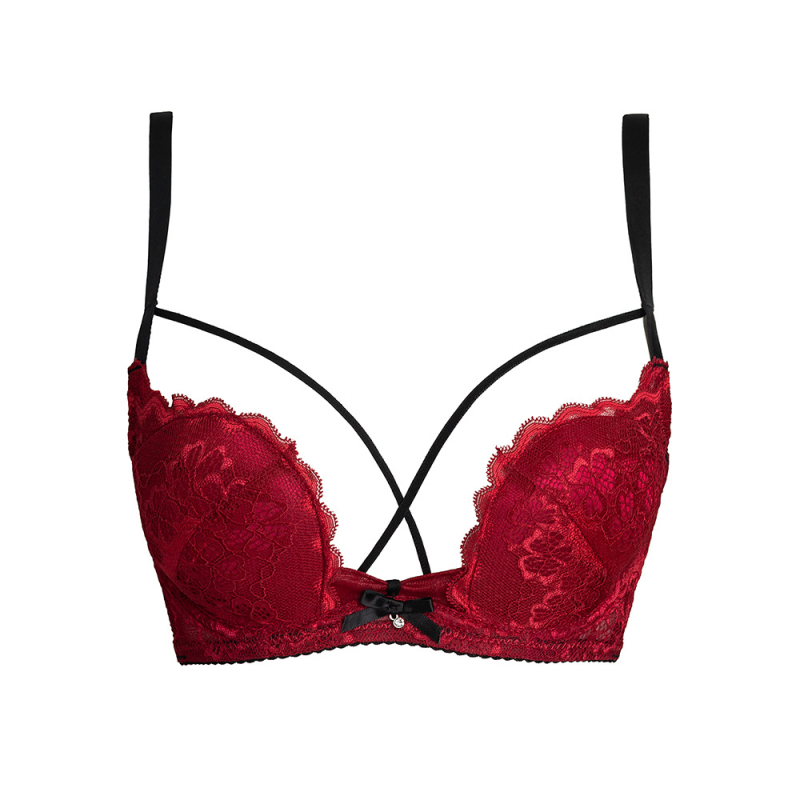 Set grudnjaka od čipke, cupa 3/4, tanke oblikovane košarice, fiksne dvostruke naramenice, stražnje kopče s tri reda kukica