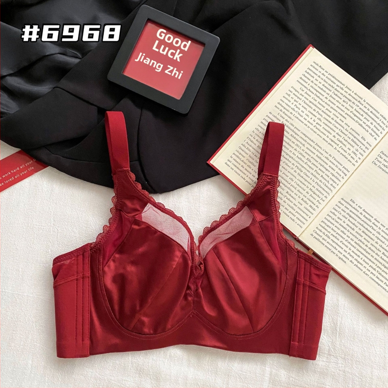 Nailoninis liemenėlės komplektas, pilnos taurės, plonai formuoti puodeliai, fiksuoti pečių dirželiai, užpakalinė keturių eilučių užtrauktukas