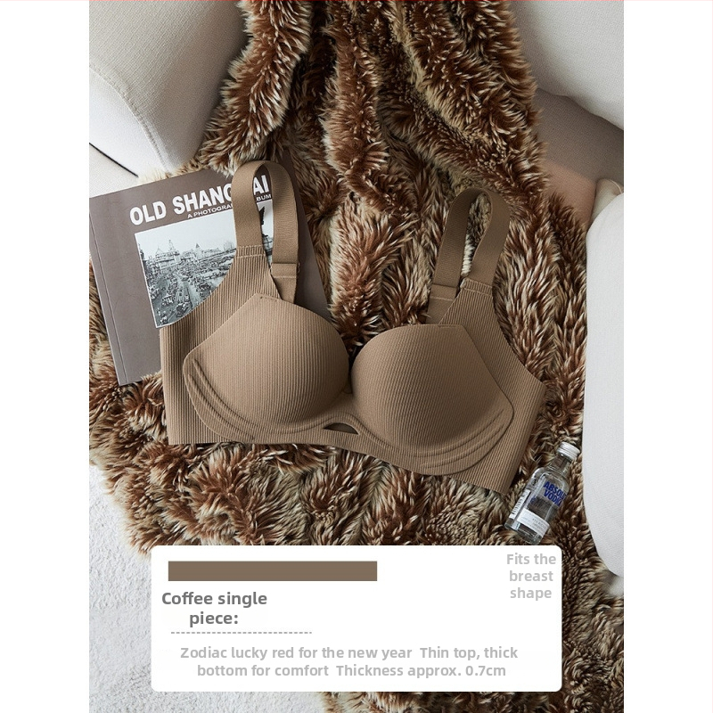 Set sutien, cupă 3/4, cupe subțiri turnate; Push-up cu adunare; închidere la spate cu patru rânduri de catarame; bretele fixe, dublu; material principal: nailon 80–90%