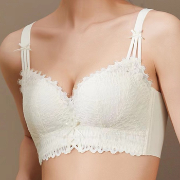 Leaf Dream 778 Dantelasti grudnjak: udoban, bez metalnih dijelova; šalice od najlona s moldingom; podstava 100% elastan; fiksne dvostruke naramenice; stražnje zatvaranje s pet redova kukica