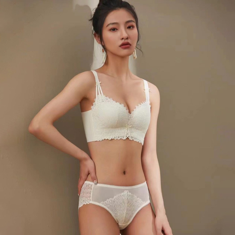 Leaf Dream 778 Dantelasti grudnjak: udoban, bez metalnih dijelova; šalice od najlona s moldingom; podstava 100% elastan; fiksne dvostruke naramenice; stražnje zatvaranje s pet redova kukica