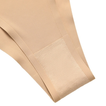 3/4 kausi rinnahoidja komplekt, õhukesed vormitud kausid, nailonist materjal, ilma metallkinnituseta, fikseeritud topelt õlapaelad, hingav, tõstmine ja selja kuju