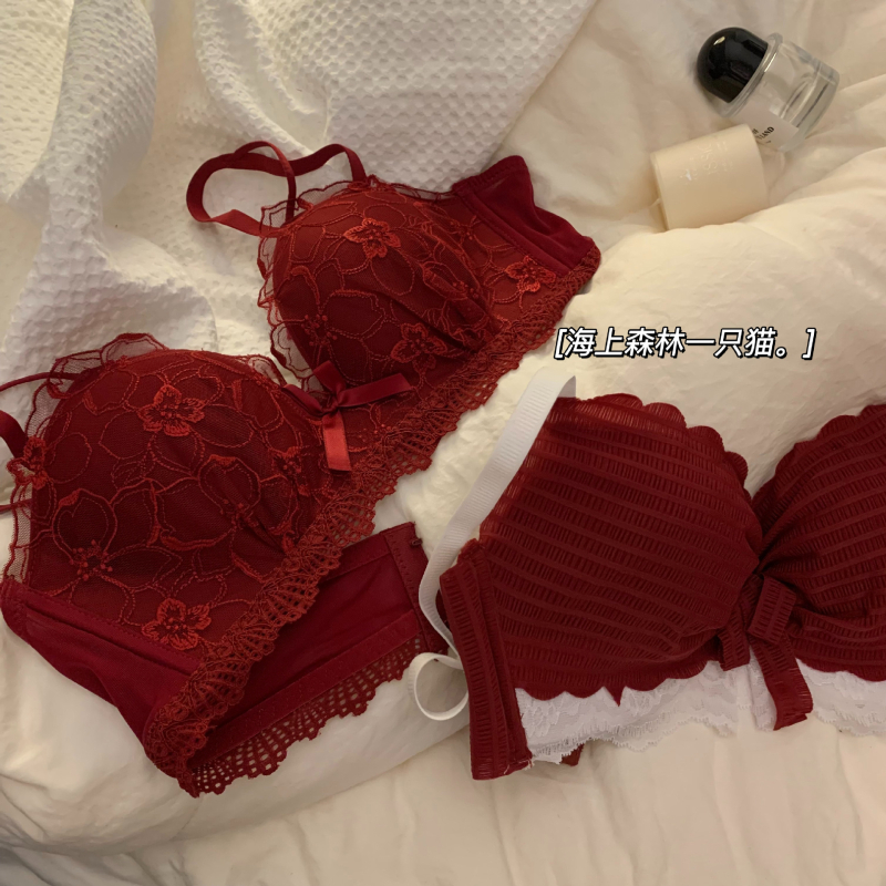 Niilonist rinnahoidjate komplekt, vooder spandeks 30–50%, 3/4 kausi, fikseeritud topeltõlad, selja taga kolme rea konksudega, iidne/rahvuslik stiil, vormimine ja tugi