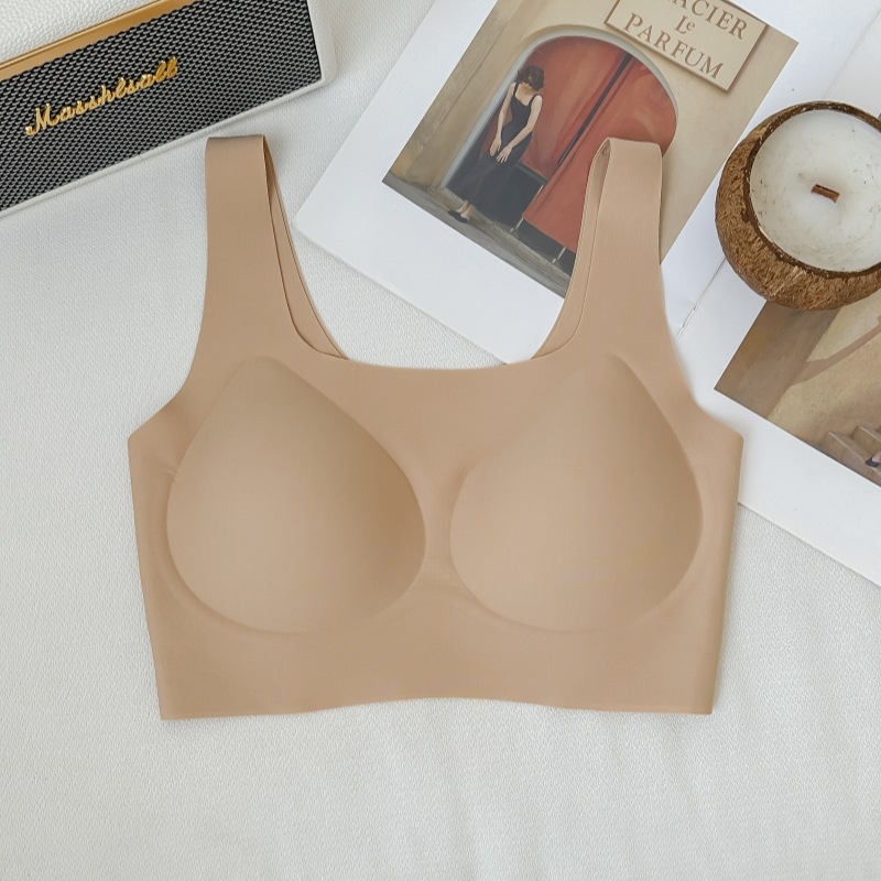 Nematoma siuvinėjimo liemenėlė mažoms krūtims — pakėlimas, prieš nusileidimą, šoninės formavimas, 3/4 taurė, be vielos, fiksuotos dvigubos petnešėlės