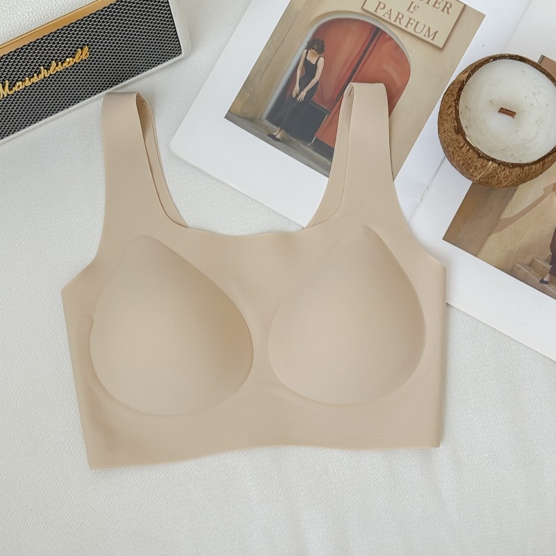 Nematoma siuvinėjimo liemenėlė mažoms krūtims — pakėlimas, prieš nusileidimą, šoninės formavimas, 3/4 taurė, be vielos, fiksuotos dvigubos petnešėlės