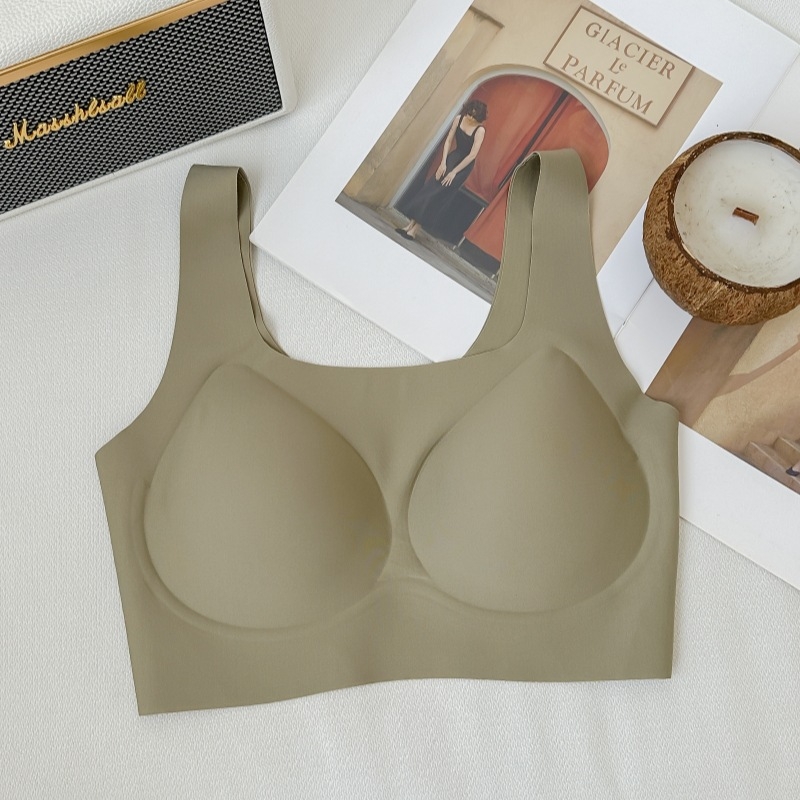 Nematoma siuvinėjimo liemenėlė mažoms krūtims — pakėlimas, prieš nusileidimą, šoninės formavimas, 3/4 taurė, be vielos, fiksuotos dvigubos petnešėlės