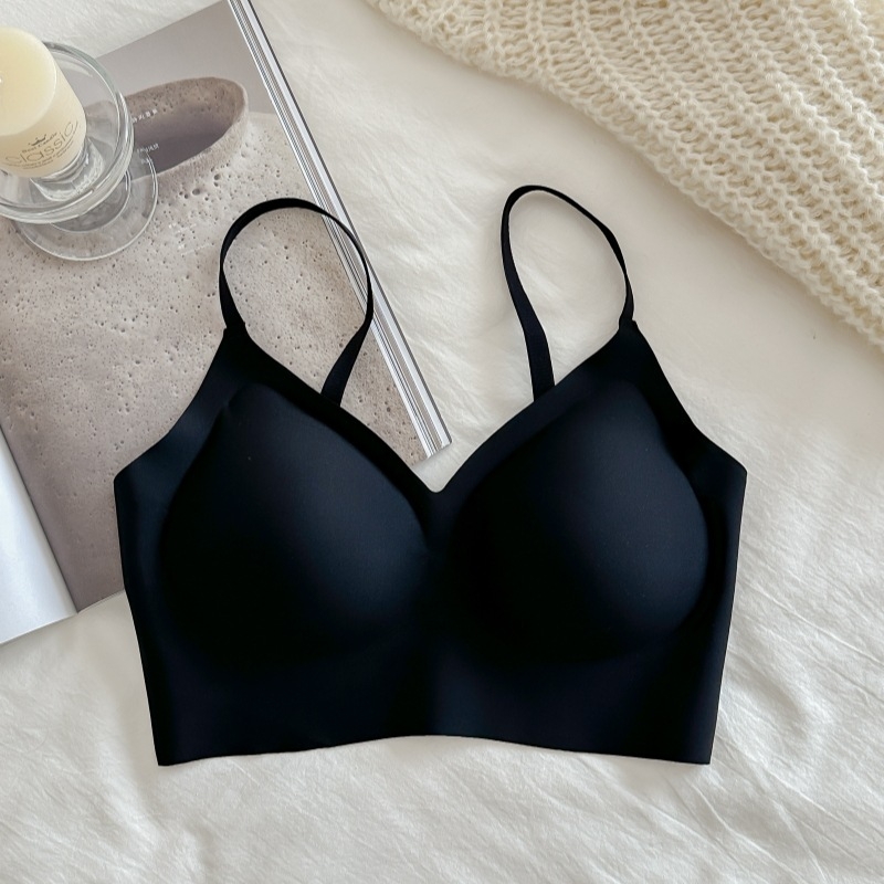 Nematoma siuvinėjimo liemenėlė mažoms krūtims — pakėlimas, prieš nusileidimą, šoninės formavimas, 3/4 taurė, be vielos, fiksuotos dvigubos petnešėlės