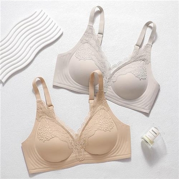 Čipkasti grudnjak bez žice s tankim oblikovanim košaricama, fiksne naramenice, stražnje kopčanje s četiri reda kopči