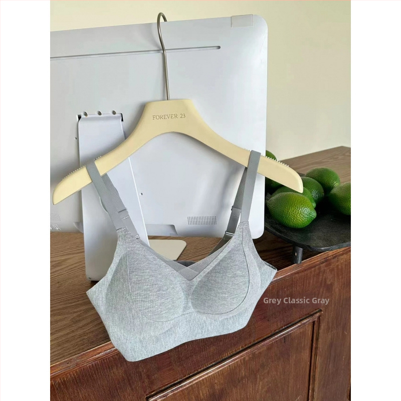 Rudens-žiemos liemenėlė, be siuvimo, su susitraukimu, 3/4 puodeliai, ploni formuoti puodeliai, fiksuoti dvigubi dirželiai, nugaros trijų eilučių kabliukai, be vielos