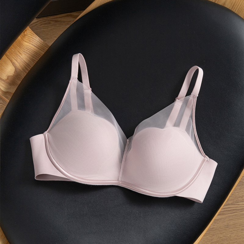 Bež žice push-up grudnjak od čipkaste mreže, duboki V dekolte, najlon vanjska tkanina, podstava od poliestera, fiksni dvostruki naramenici