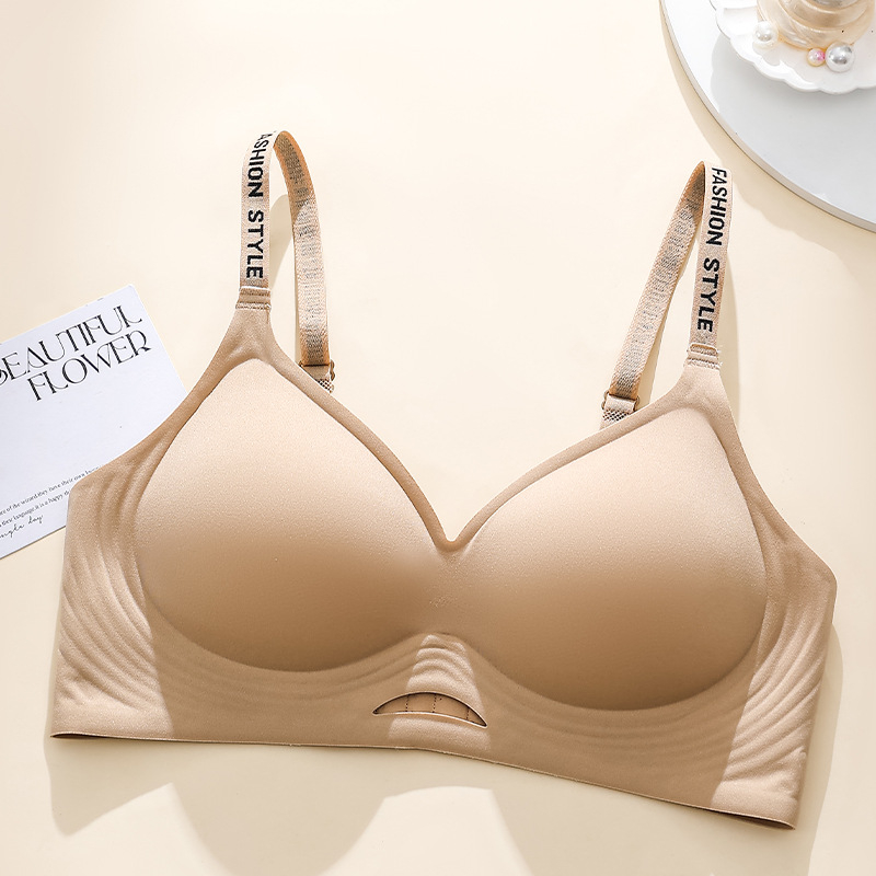 Bezšivni ženski grudnjak od najlona, čvrsti dvostruki naramenici, tanke oblikovane košarice, stražnje kopčanje s četiri reda kukica, bez žice, nježna podrška