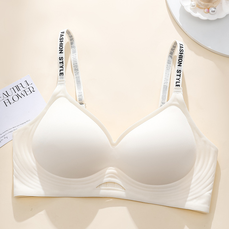 Bezšivni ženski grudnjak od najlona, čvrsti dvostruki naramenici, tanke oblikovane košarice, stražnje kopčanje s četiri reda kukica, bez žice, nježna podrška