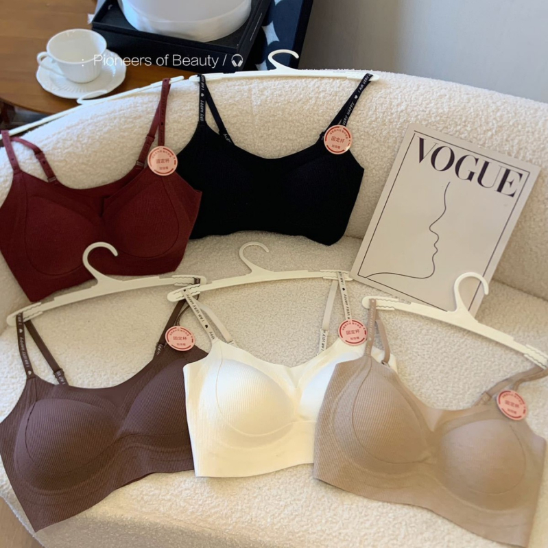 Naistele mõeldud 3/4 tassiga rinnahoidja, keskmise kujuga tassid, fikseeritud õlapaelad, ilma õmblusteta selg, hingav, seljatugi