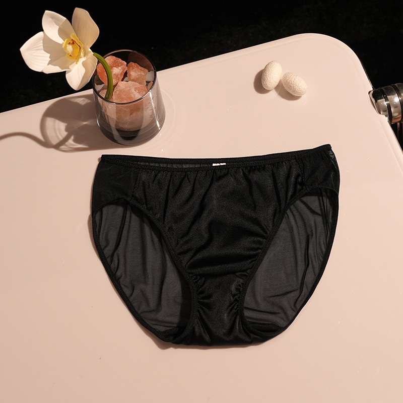 Krūtinėlė iš Mulberry šilko, trikampė puodelio forma, be plieno žiedo, plonas formuojamas puodelis, kvėpuojantis