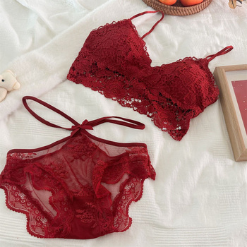 Nailoniniai moteriški apatiniai su trikampio kupeliais, ploni formuoti kupeliai, fiksuoti dvigubi dirželiai, nugaros dizainas