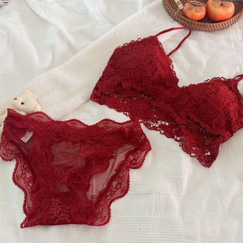 Nailoniniai moteriški apatiniai su trikampio kupeliais, ploni formuoti kupeliai, fiksuoti dvigubi dirželiai, nugaros dizainas