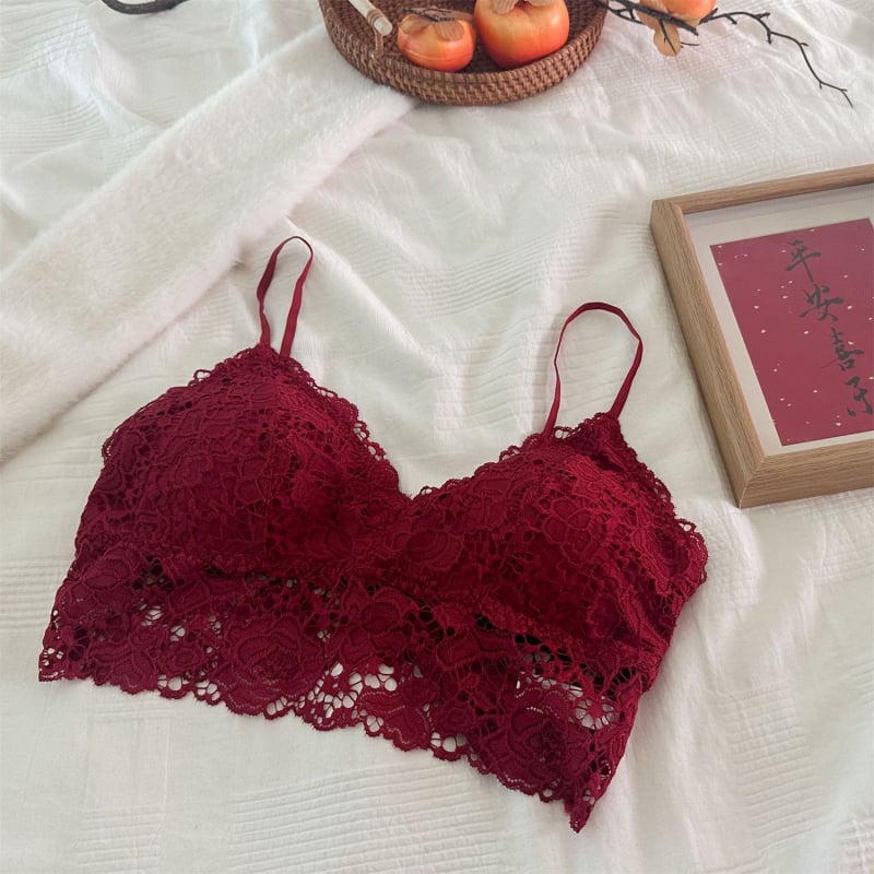 Nailoniniai moteriški apatiniai su trikampio kupeliais, ploni formuoti kupeliai, fiksuoti dvigubi dirželiai, nugaros dizainas