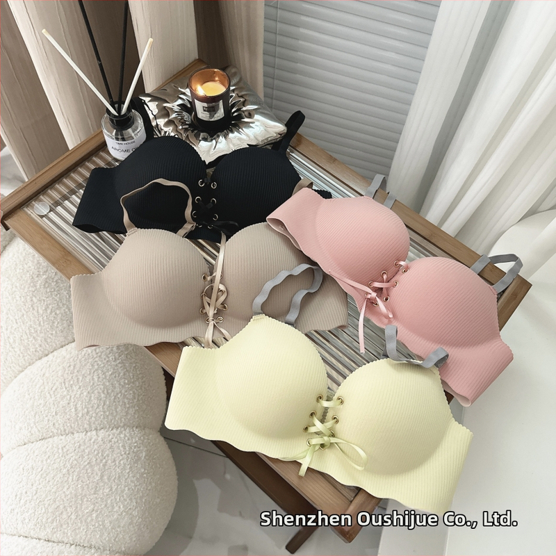 Be siūlių liemenėlė su šoniniu surinkimu, 3/4 taurė, plonos formuojančios taurės, fiksuotos dvigubos petnešėlės