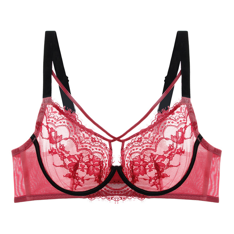 Nėriniuota nailono liemenėlė su itin plonais formuojamais puodeliais, medvilninė įdaila, fiksuoti plečiai ir nugaros trijų eilių užsegimas