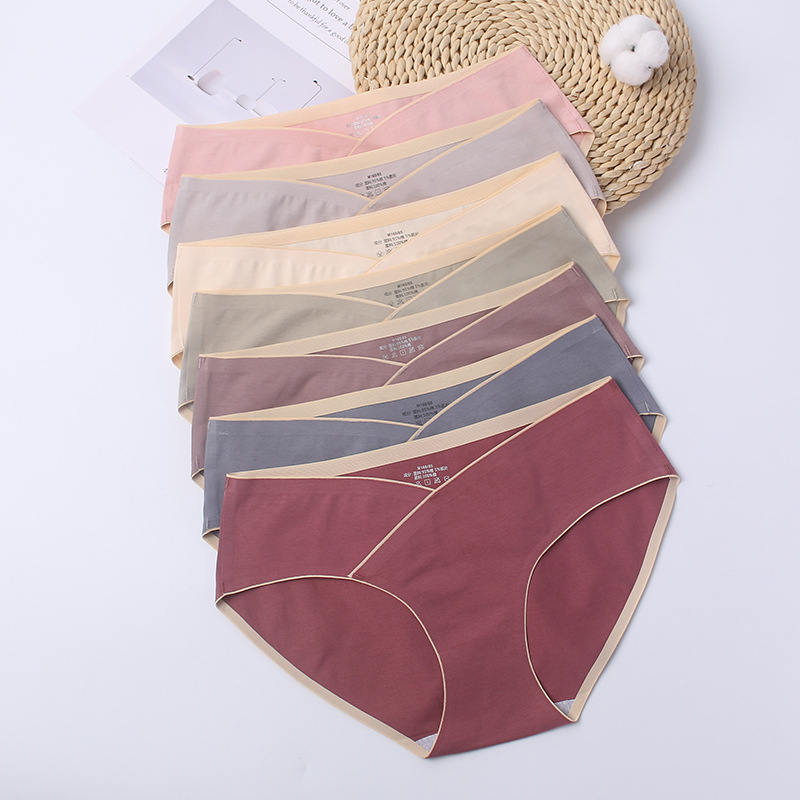 Materinski gaćice od pamuka, niski struk, glavna tkanina 95% pamuk, rub u preponi 100% pamuk, podrška trbuha za trudnoću i postporođajno razdoblje