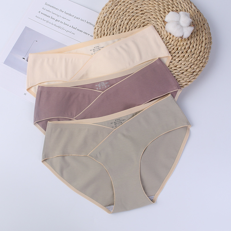 Materinski gaćice od pamuka, niski struk, glavna tkanina 95% pamuk, rub u preponi 100% pamuk, podrška trbuha za trudnoću i postporođajno razdoblje