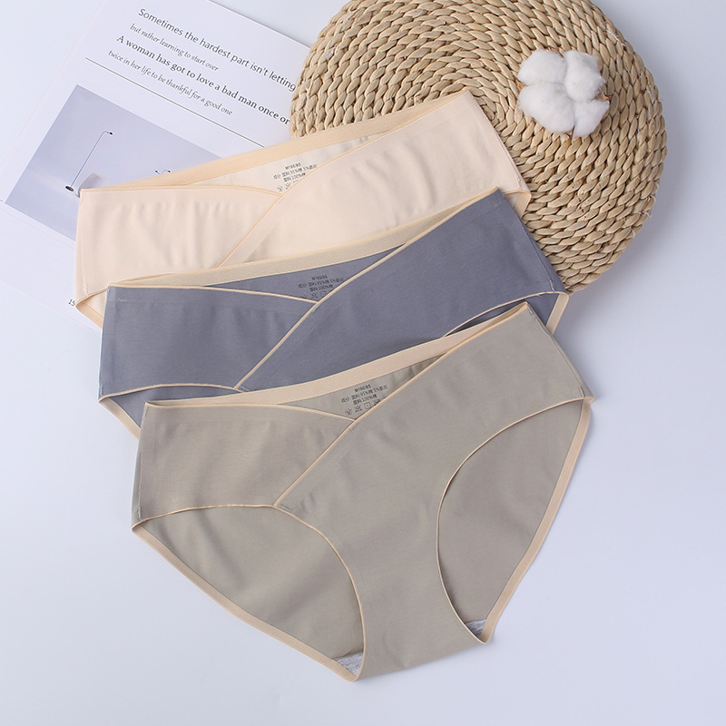 Materinski gaćice od pamuka, niski struk, glavna tkanina 95% pamuk, rub u preponi 100% pamuk, podrška trbuha za trudnoću i postporođajno razdoblje