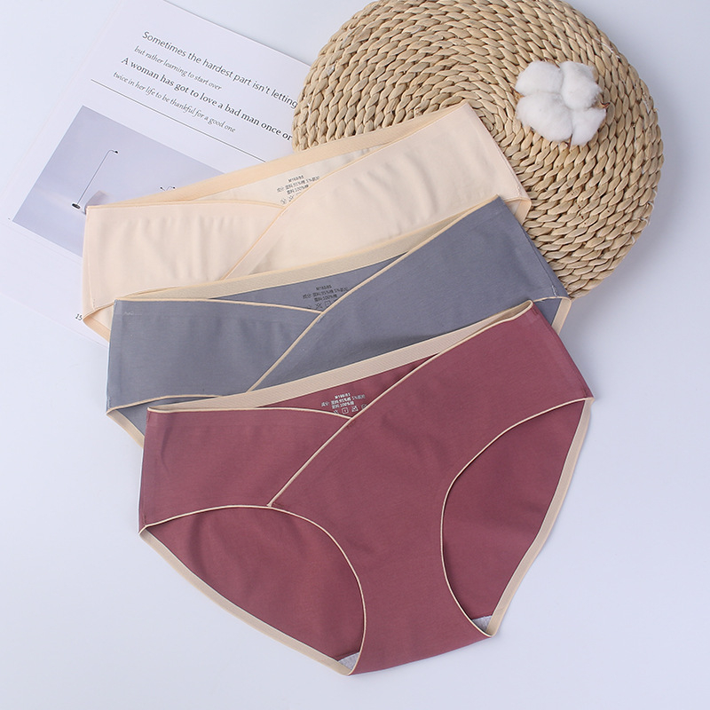 Materinski gaćice od pamuka, niski struk, glavna tkanina 95% pamuk, rub u preponi 100% pamuk, podrška trbuha za trudnoću i postporođajno razdoblje