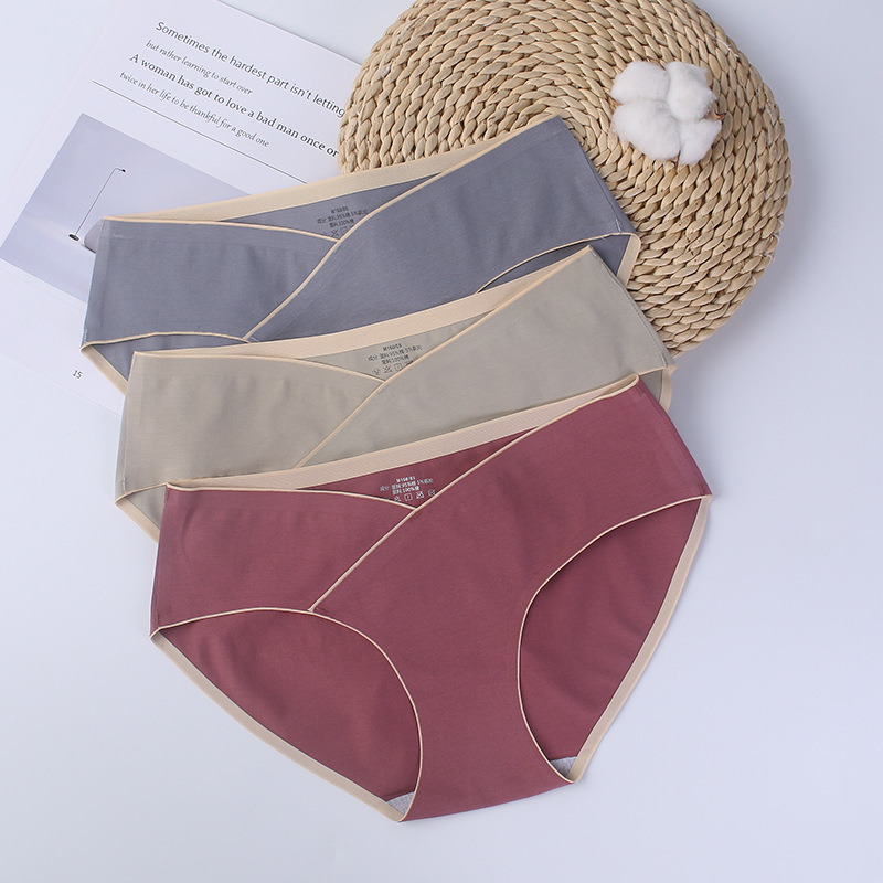 Materinski gaćice od pamuka, niski struk, glavna tkanina 95% pamuk, rub u preponi 100% pamuk, podrška trbuha za trudnoću i postporođajno razdoblje