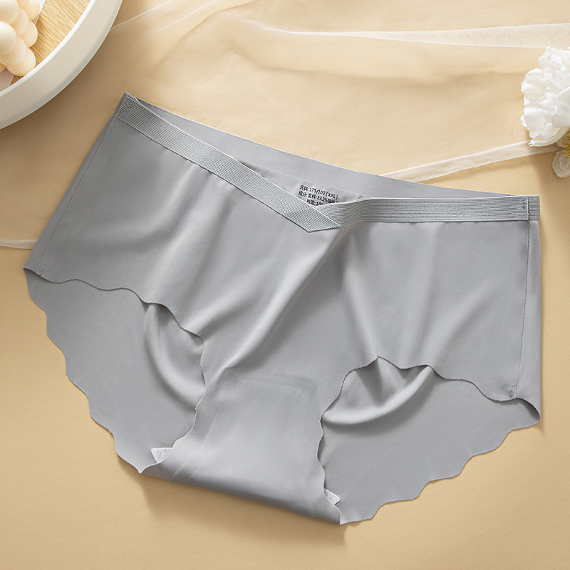 Kismama alsónemű alacsony derekú, Ice Silk anyagból, nylon 80-90%, 100% pamut az intim részben, kötött kivitel, terhesség korai és késői szakaszaira