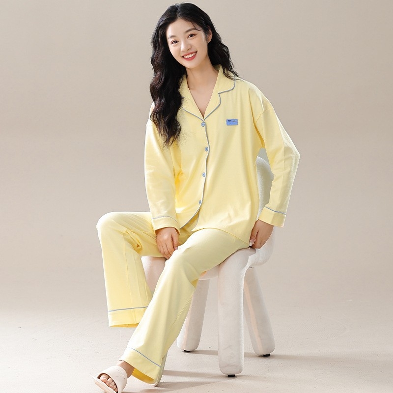 Naiste puuvillane pidžaama komplekt kardigani stiil, pikkade varrukad, kaelus lapell, keskmine paksus 201–250 g/m²