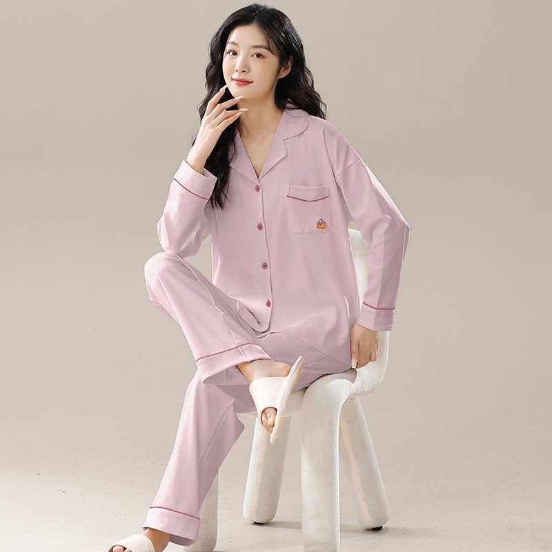 Naiste puuvillane pidžaama komplekt kardigani stiil, pikkade varrukad, kaelus lapell, keskmine paksus 201–250 g/m²