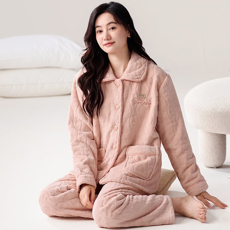 Ženski set pidžama od koralnog flisa, debeli toplinski poliester 95–100%, 251–300 g/m², rever s reverom, dugi rukavi i hlače (jesen/zima)