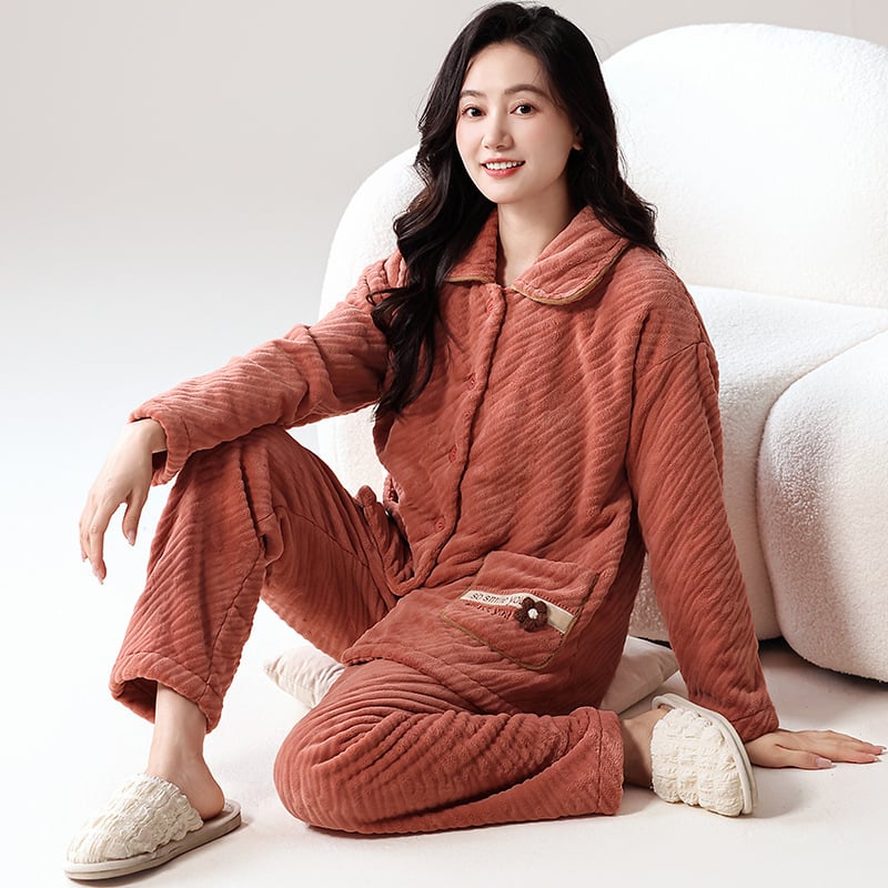 Ženski set pidžama od koralnog flisa, debeli toplinski poliester 95–100%, 251–300 g/m², rever s reverom, dugi rukavi i hlače (jesen/zima)