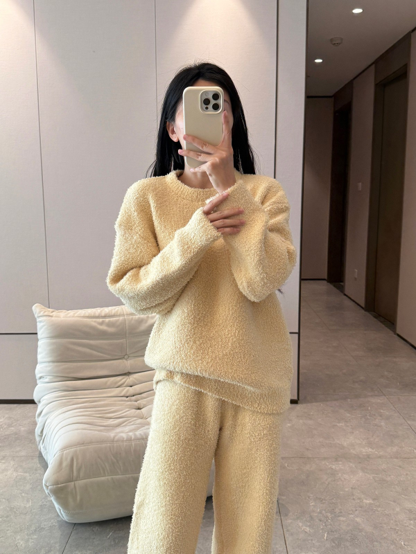 Ženski zimski set pidžama od poluvlura — okrugli ovratnik, dugi rukavi, ekstra debela tkanina (351–400 g/m²), elastan