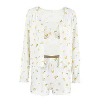 Kootud materjalist pijama komplekt pikkade varrukatega topp ja lühikeste pükstega, ilma kraeta, keskmise paksusega 181-200 g/m2