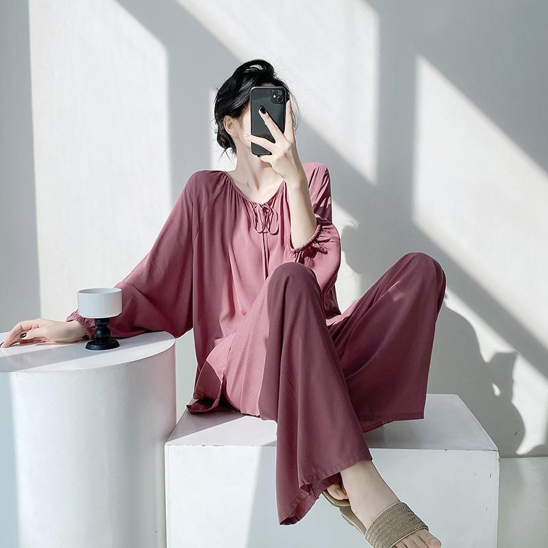 Ženski pidžama set od pamuk-saten viskoze, dugi rukav, ovratnik tip lapel, tanki materijal 121–140 g/m², hlače
