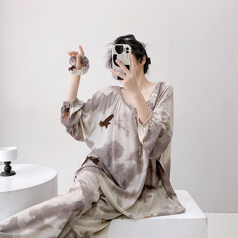 Ženski pidžama set od pamuk-saten viskoze, dugi rukav, ovratnik tip lapel, tanki materijal 121–140 g/m², hlače